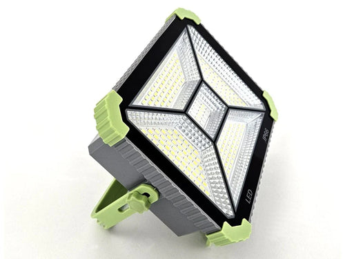 Solarni reflektor sa odvojenim panelom
