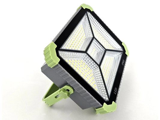 Solarni reflektor sa odvojenim panelom